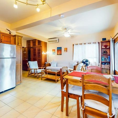 Coral Reef Condo 圣佩德罗 外观 照片