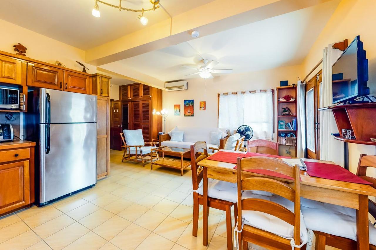 Coral Reef Condo 圣佩德罗 外观 照片