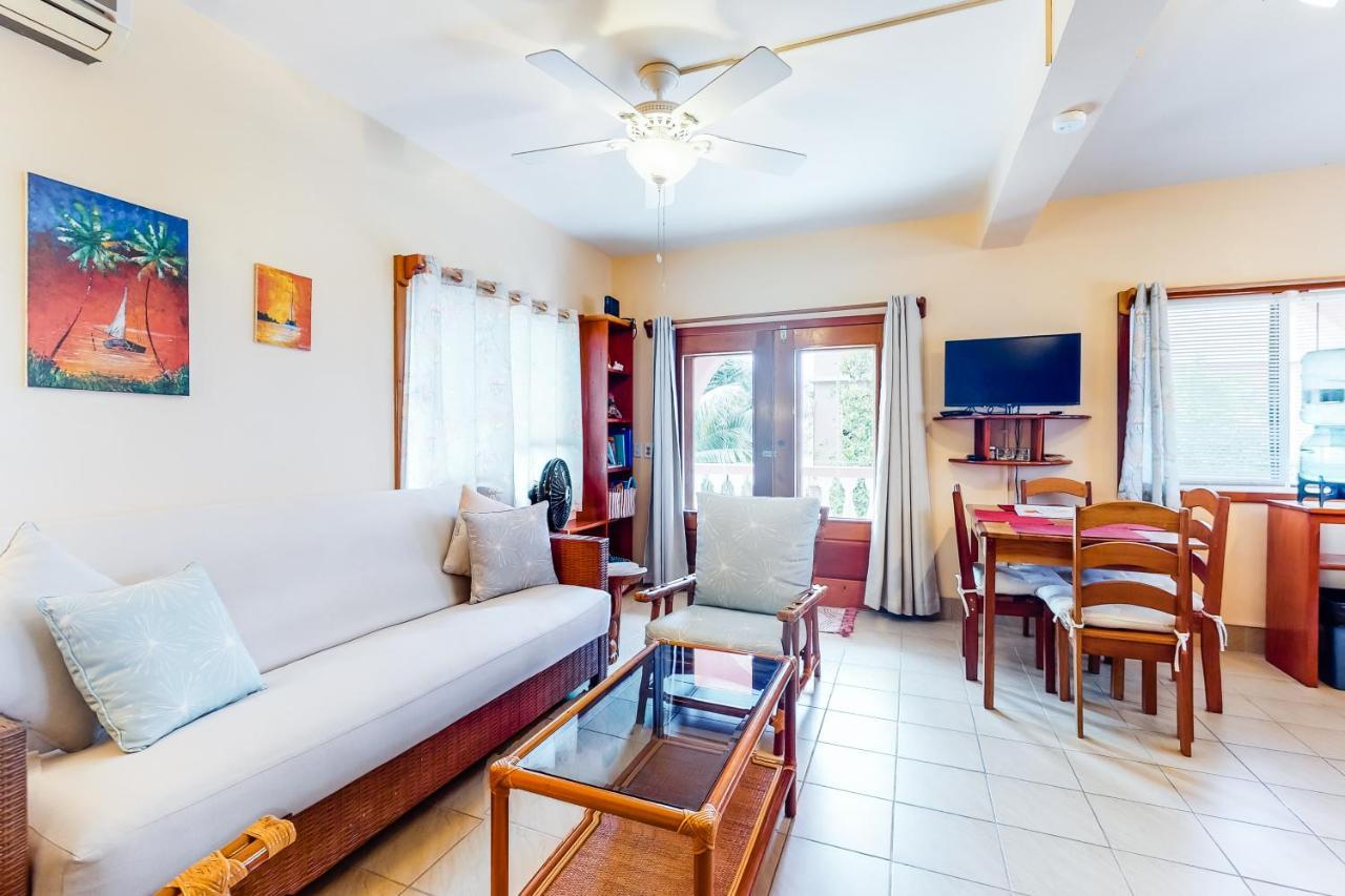 Coral Reef Condo 圣佩德罗 外观 照片