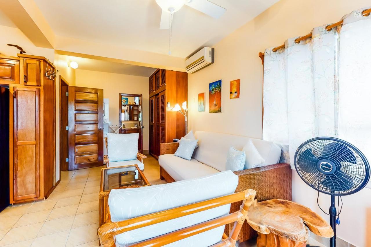 Coral Reef Condo 圣佩德罗 外观 照片