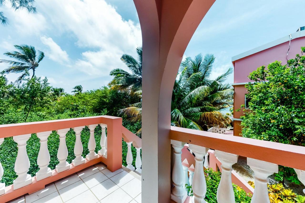 Coral Reef Condo 圣佩德罗 外观 照片